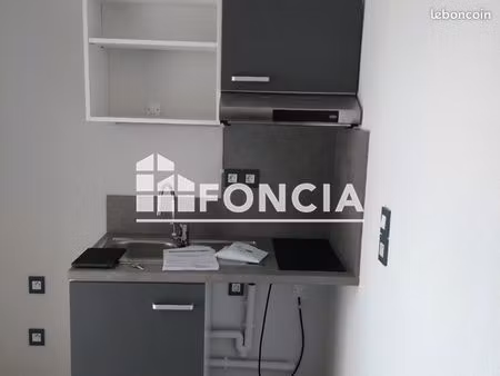 studio 1 pièce 28 m²