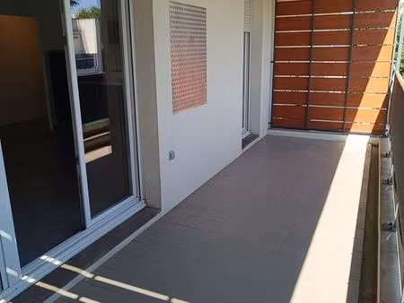 appartement 3 pièces 63 m2 avec balcon  climatisation et place de parking