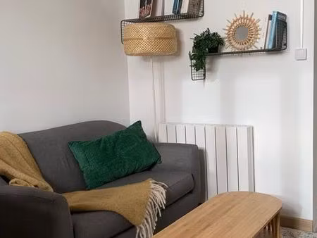 à louer – charmant 2 pièces meublé  28 m² – vincennes – 1 380 cc