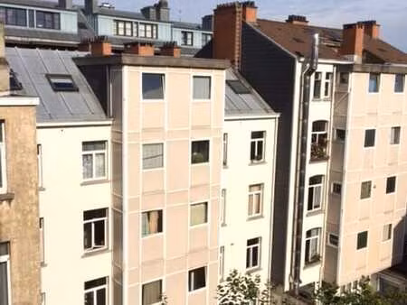 lumineux appartement convient pour 2 etudiant(e)s en coloc