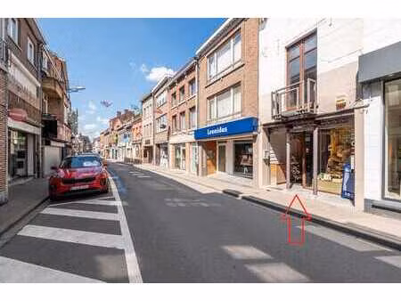 centre ville  commerce de +/- 90 m² avec belle terrasse