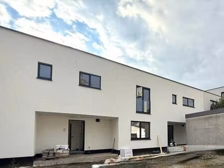 moderne nieuwbouwwoning met 3 slaapkamers in het hart van...
