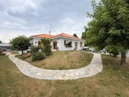 vente maison à saint-macaire-en-mauges (49450) : à vendre / 179m² saint-macaire-en-mauges