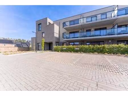rez-de-chaussée 2 ch avec jardin/terrasse et parking à huy