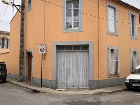 maison de ville t4 de 106 m² à louer à carcassonne  quartier des capucins  avec cour et ga