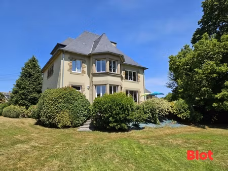 superbe propriete a vendre sur fougeres - 267 m² sur 8 pièces et 5 chambres avec 2000 m² d