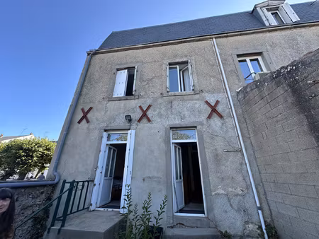 maison de bourg avec deux appartements  jardin et potentiel