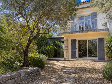 à louer villa contemporaine meublée de 105 m2 avec jardin