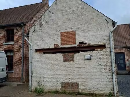 remise/entrepôt au coeur du village.