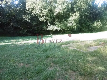 terrain de 1800 m2