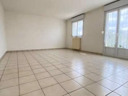 location appartement 3 pièces à mûrs-erigné (49610) : à louer 3 pièces / 75m² mûrs-erigné
