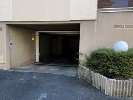 location garage box et parking à rennes fougères (35000) : à louer / 16m² rennes fougères