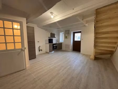 location maison 2 pièces 44 m² à croutelle (86240)