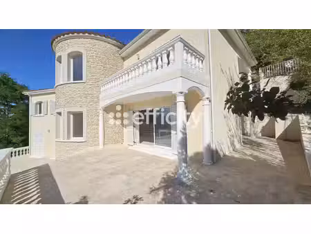 maison 6 pièces - 245 m²