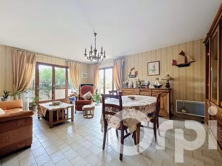 à vendre appartement avec terrasse et vue sur le canigou – investissement locatif clé en m