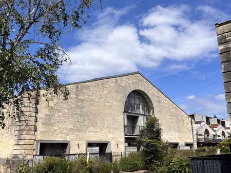 beau studio avec terrase et parking rue pourmann