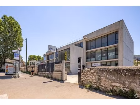 location bureaux 80 m²