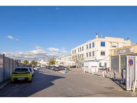location bureaux 221 m² à 1 244 m²