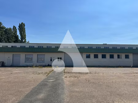 local d'activité saint martin de brethencourt 10200 m2