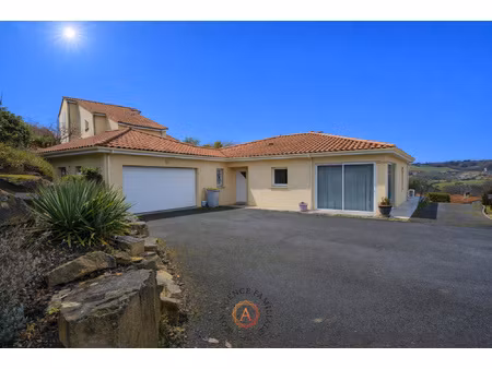 maison 4 pièces de 130 m2