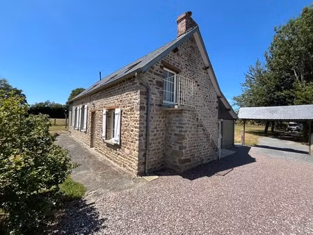 havre de paix : maison en pierre rénovée et son verger de 150 pommiers — rare sur le march