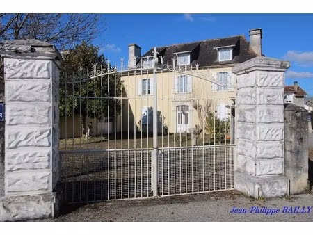 maison à vendre 6 pièces  200m². benejacq (64)