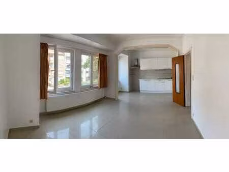 woluwé st pierre à 50m du métro stockel 3 chambres duplex.