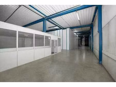 batiment polyvalent à vendre