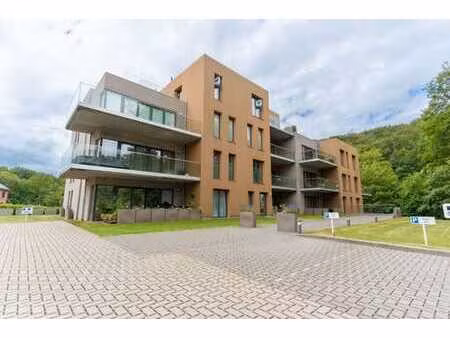 penthouse de standing surplombant le lac de warfaaz