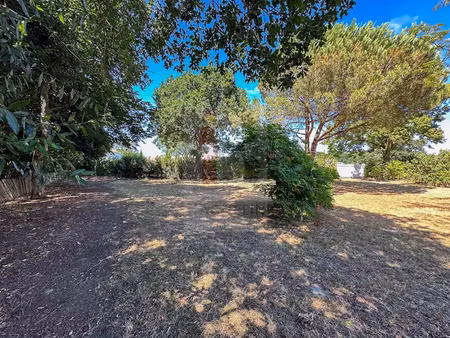 vente terrain 719 m² à fouras (17450)  224 700 €