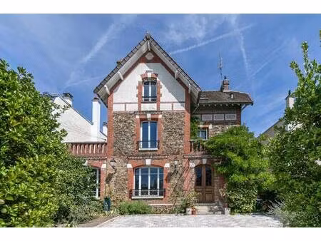 maison meulière de caractère – saint maur des fossés – rer a à 200 m – 4 grandes chambres 