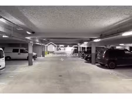 vente parking à agen (47000)  13 500 €