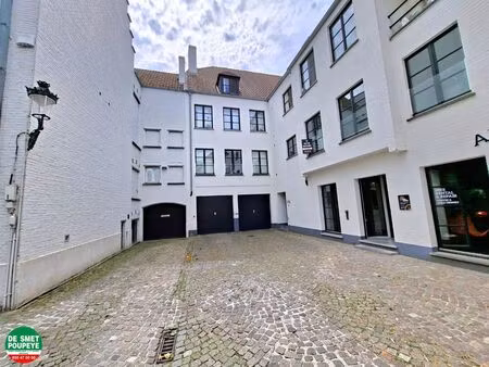 garage à louer à muntplein 4 bruges (rbw40285)