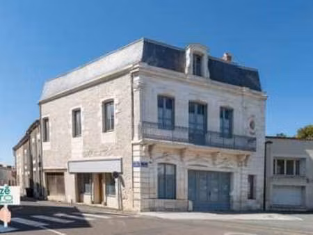 vente maison à luçon (85400) : à vendre / 216m² luçon