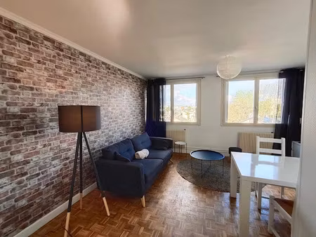 location meublée appartement 1 pièce 12 m² à fleury-les-aubrais (45400)  293 €
