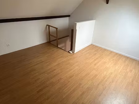 location meublée appartement 2 pièces 33 m² à guise (02120)  335 €