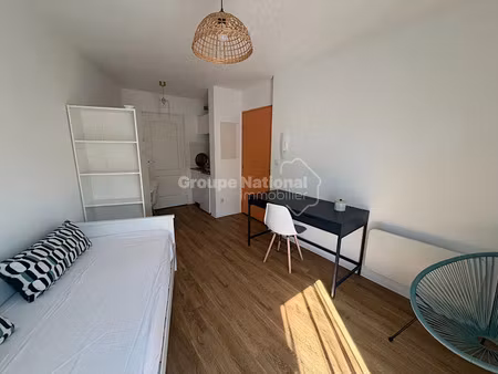 location meublée appartement 1 pièce 16.97 m² à nimes (30000)  385 €