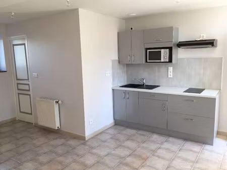 location appartement 1 pièce 23 m² à saint-denis-en-val (45560)  370 €