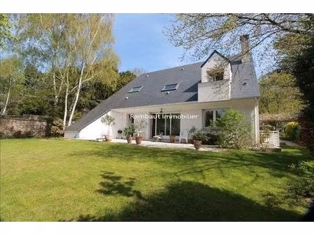 maison de 8 pièces de luxe en location à la celle-saint-cloud  île-de-france