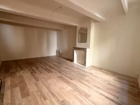 location maison 5 pièces 161 m² à la roquebrussanne (83136)