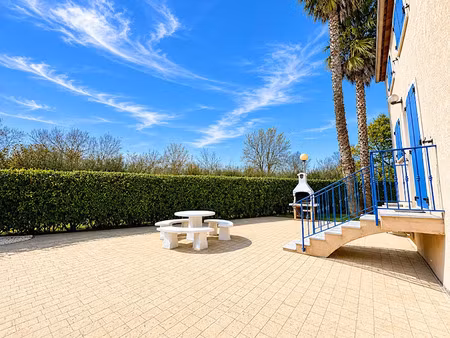 location villa 5 pièces 88.1 m² à vidauban (83550)  1 465 €