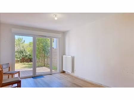 appartement - rdj - 100 m2 - 4 pièces - non meublé