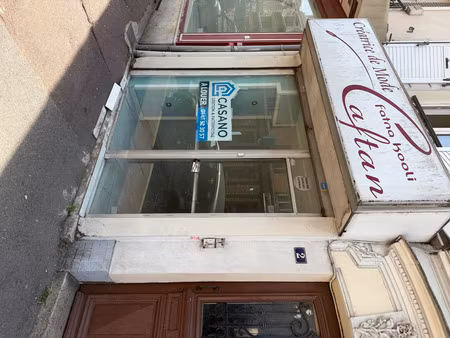 à louer — local commercial — place de la libération  livry-gargan