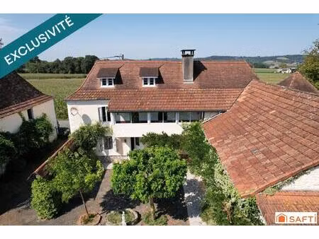 authentique béarnaise 213m2 avec dépendances et jardin à l’anglaise
