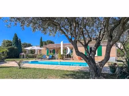 villa avec piscine et terrasse goudargues (30)