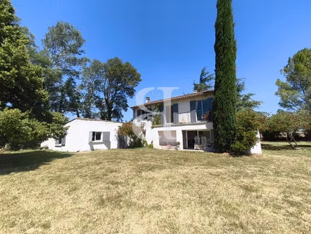 maison de campagne avec piscine  dépendance et grand terrain.