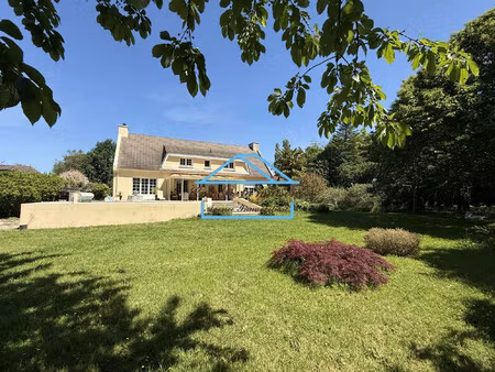 villa d'architecte avec piscine chauffée
