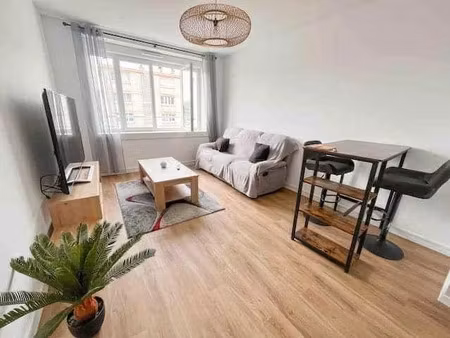 location meublée appartement 3 pièces 52 m² à merignac (33700)  1 200 €