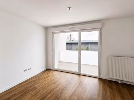 location appartement 2 pièces 48.9 m² à lille (59000)  760 €