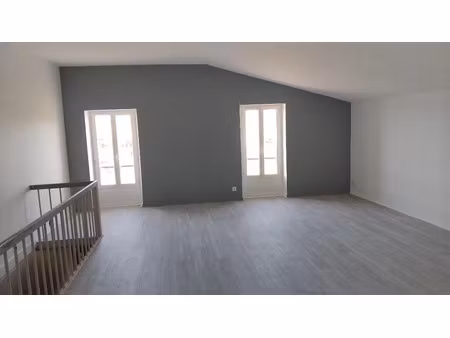 location appartement 3 pièces à pugnac (33710)  720 €